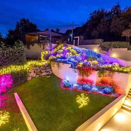 Villa Altavista - Seaview & Relax With Heated Pool & Minigolf Opatija Eksteriør bilde