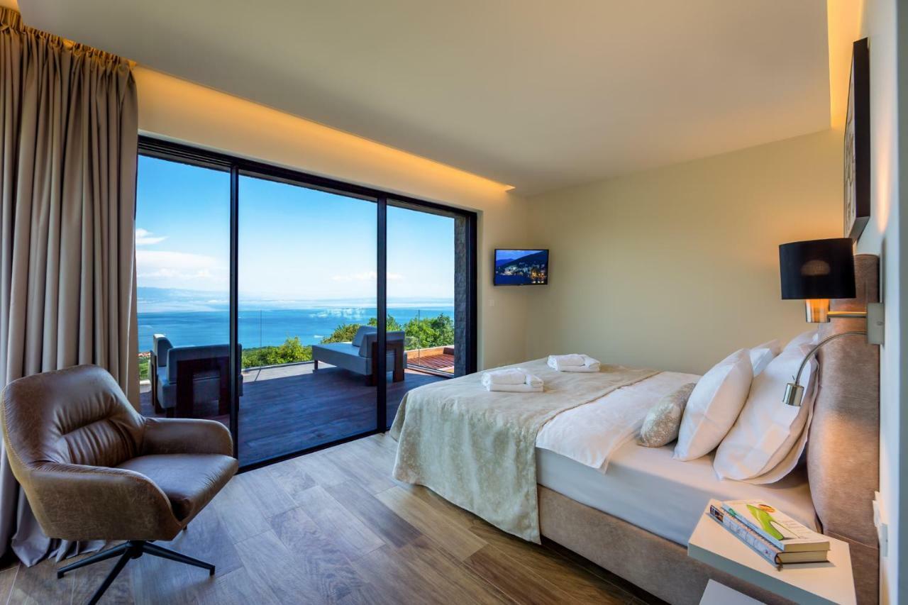 Villa Altavista - Seaview & Relax With Heated Pool & Minigolf Opatija Eksteriør bilde