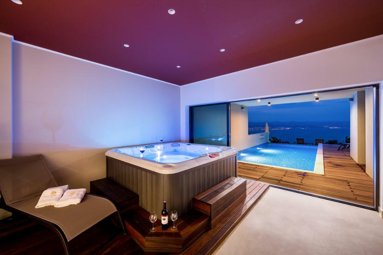 Villa Altavista - Seaview & Relax With Heated Pool & Minigolf Opatija Eksteriør bilde