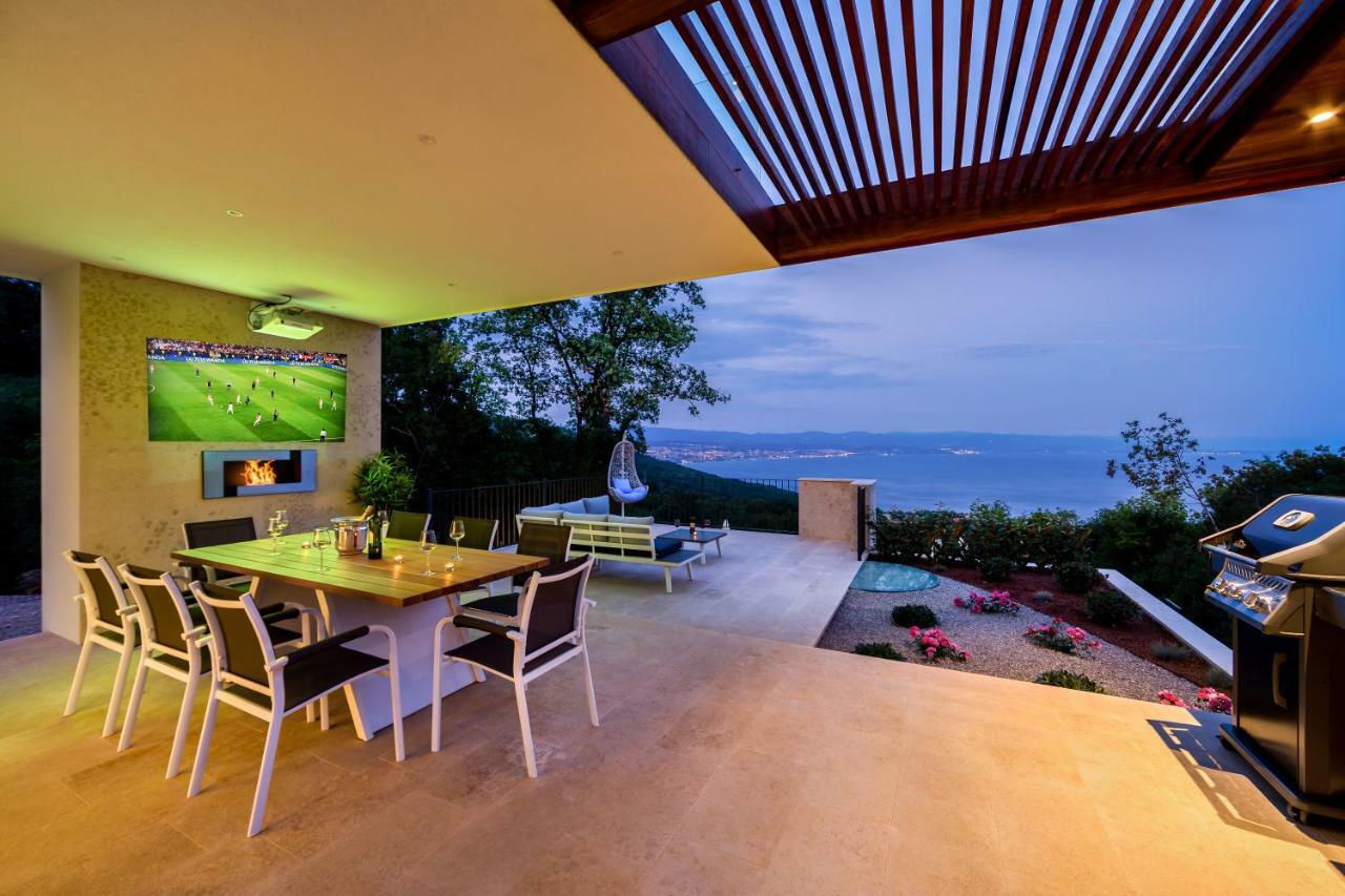 Villa Altavista - Seaview & Relax With Heated Pool & Minigolf Opatija Eksteriør bilde
