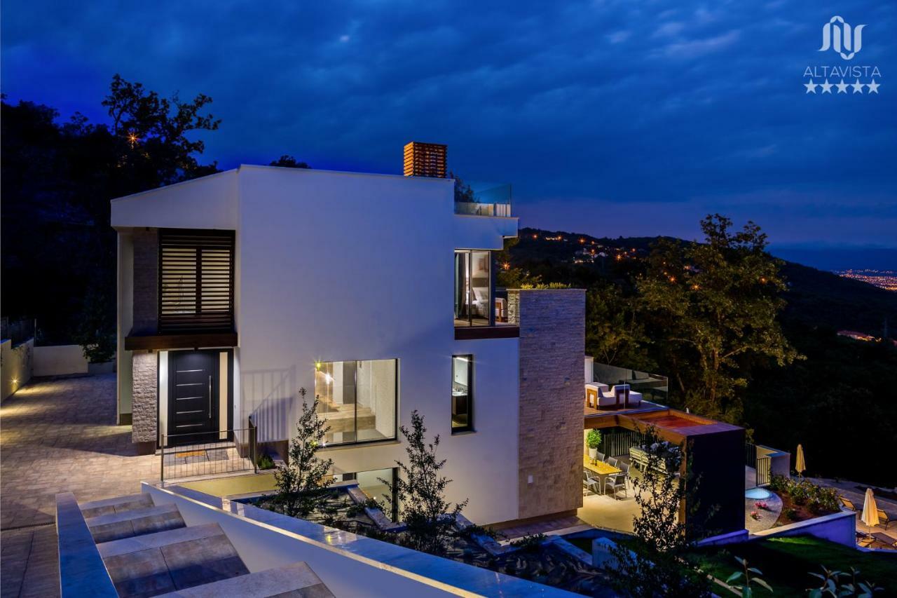 Villa Altavista - Seaview & Relax With Heated Pool & Minigolf Opatija Eksteriør bilde