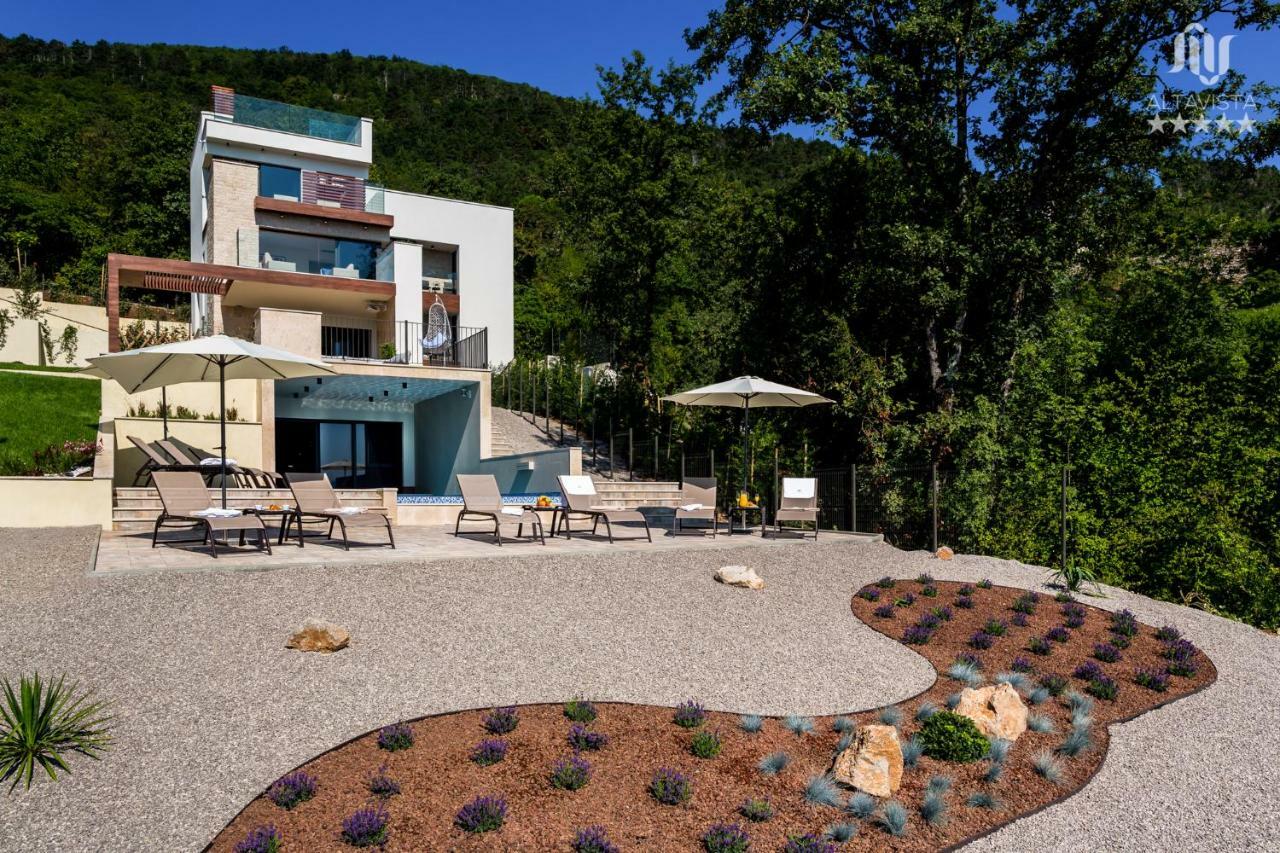 Villa Altavista - Seaview & Relax With Heated Pool & Minigolf Opatija Eksteriør bilde