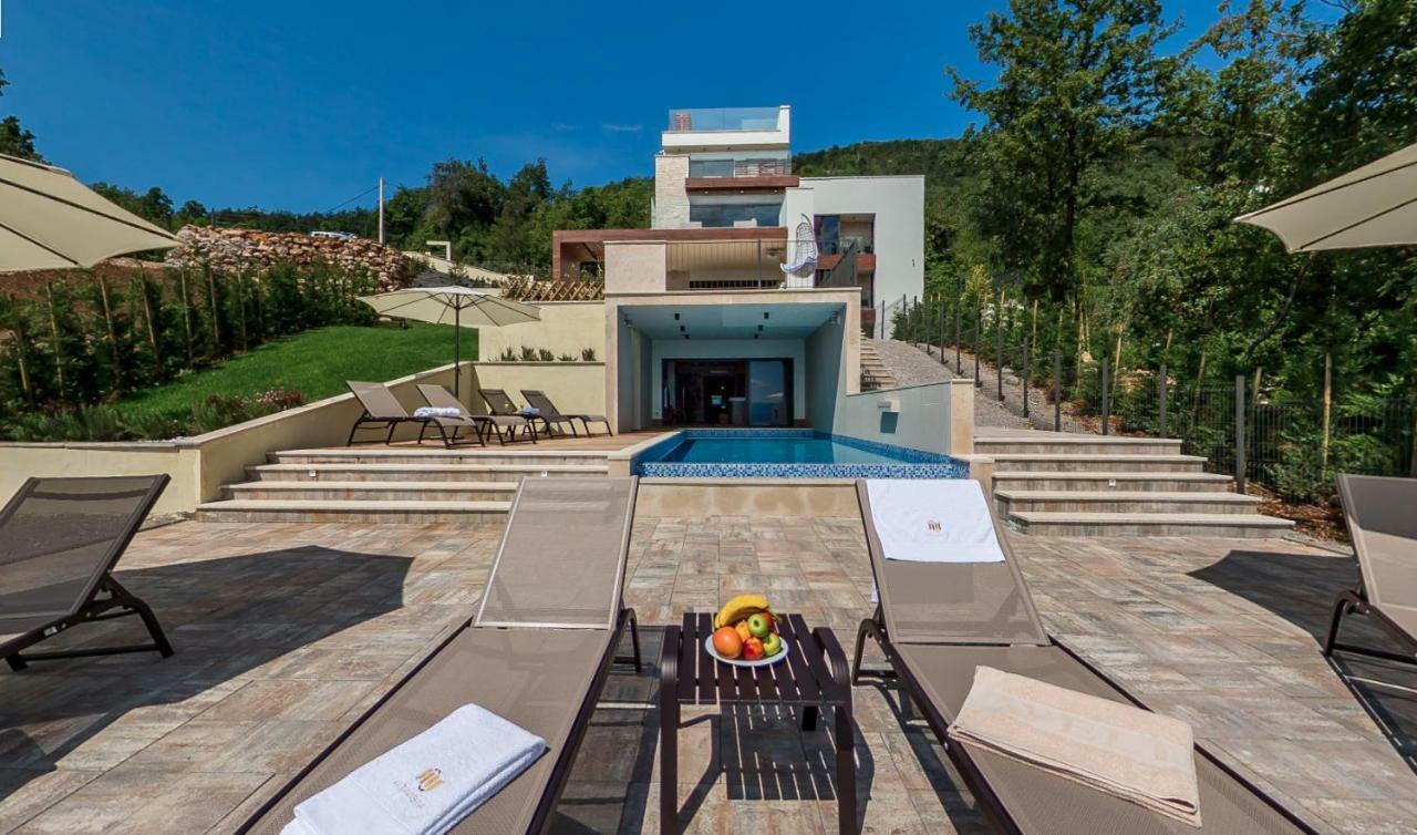Villa Altavista - Seaview & Relax With Heated Pool & Minigolf Opatija Eksteriør bilde