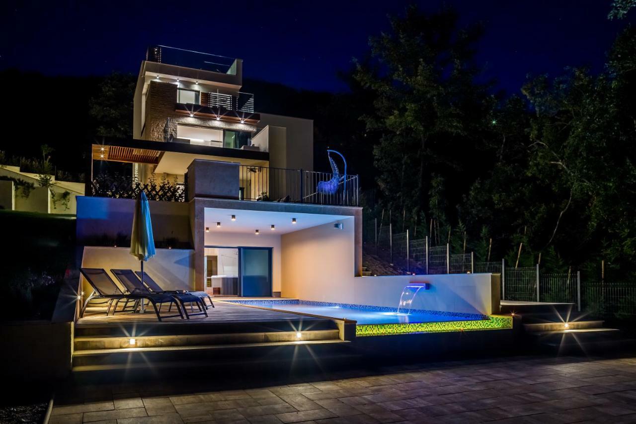 Villa Altavista - Seaview & Relax With Heated Pool & Minigolf Opatija Eksteriør bilde