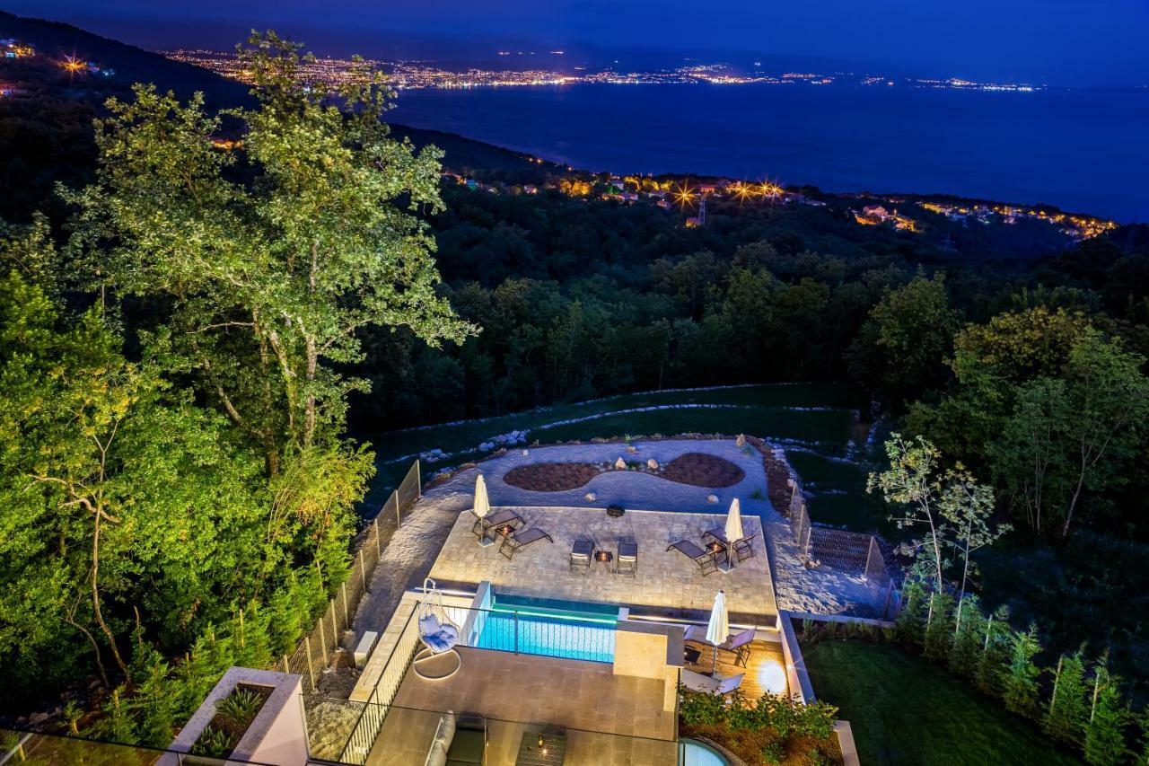 Villa Altavista - Seaview & Relax With Heated Pool & Minigolf Opatija Eksteriør bilde