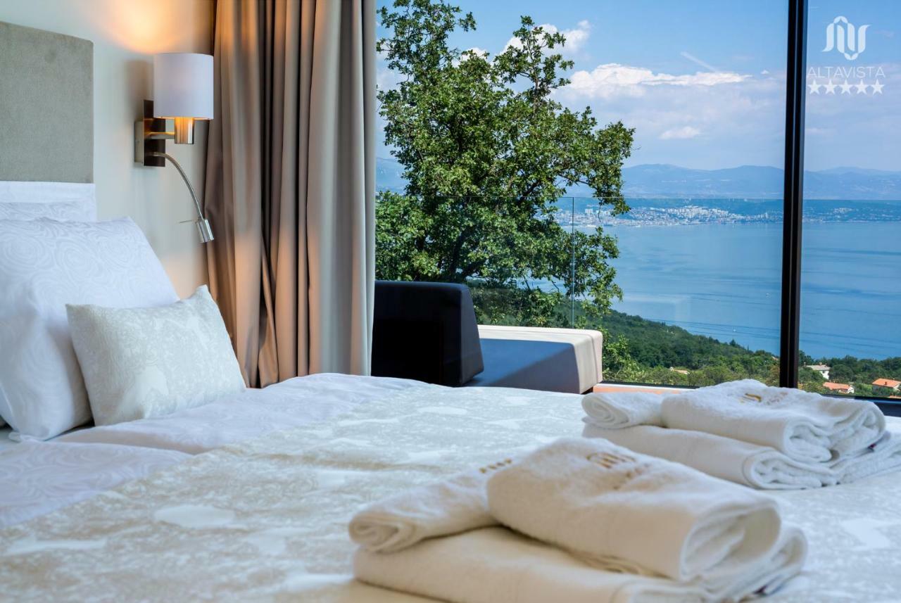 Villa Altavista - Seaview & Relax With Heated Pool & Minigolf Opatija Eksteriør bilde