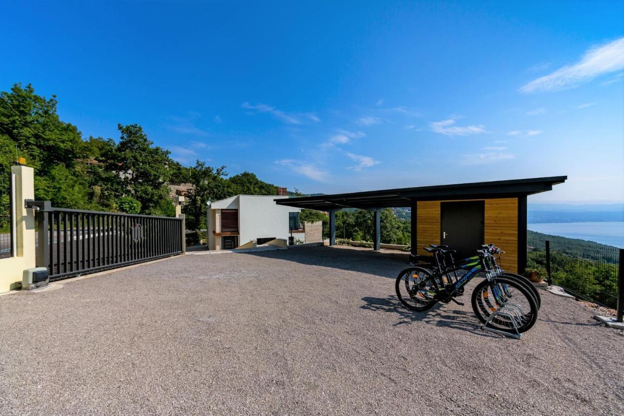 Villa Altavista - Seaview & Relax With Heated Pool & Minigolf Opatija Eksteriør bilde